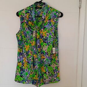 Beautiful Nine West colorful Top